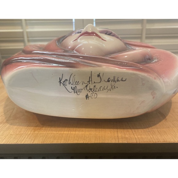 Kathleen H. Thomas Head Vase 11".‎   New Orleans La. Signed Art USA - Picture 7 of 7